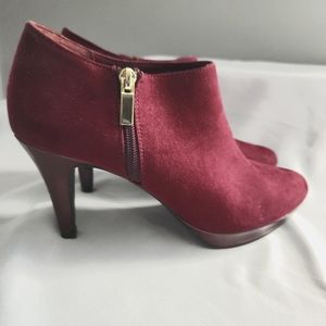 Liz Claiborne 024-5020 Bootie, Size 8